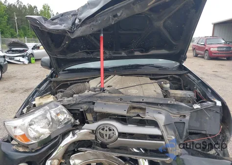 2009 Toyota Tacoma Base V6 z USA, uszkodzony, nr VIN 3TMLU42N69M020233